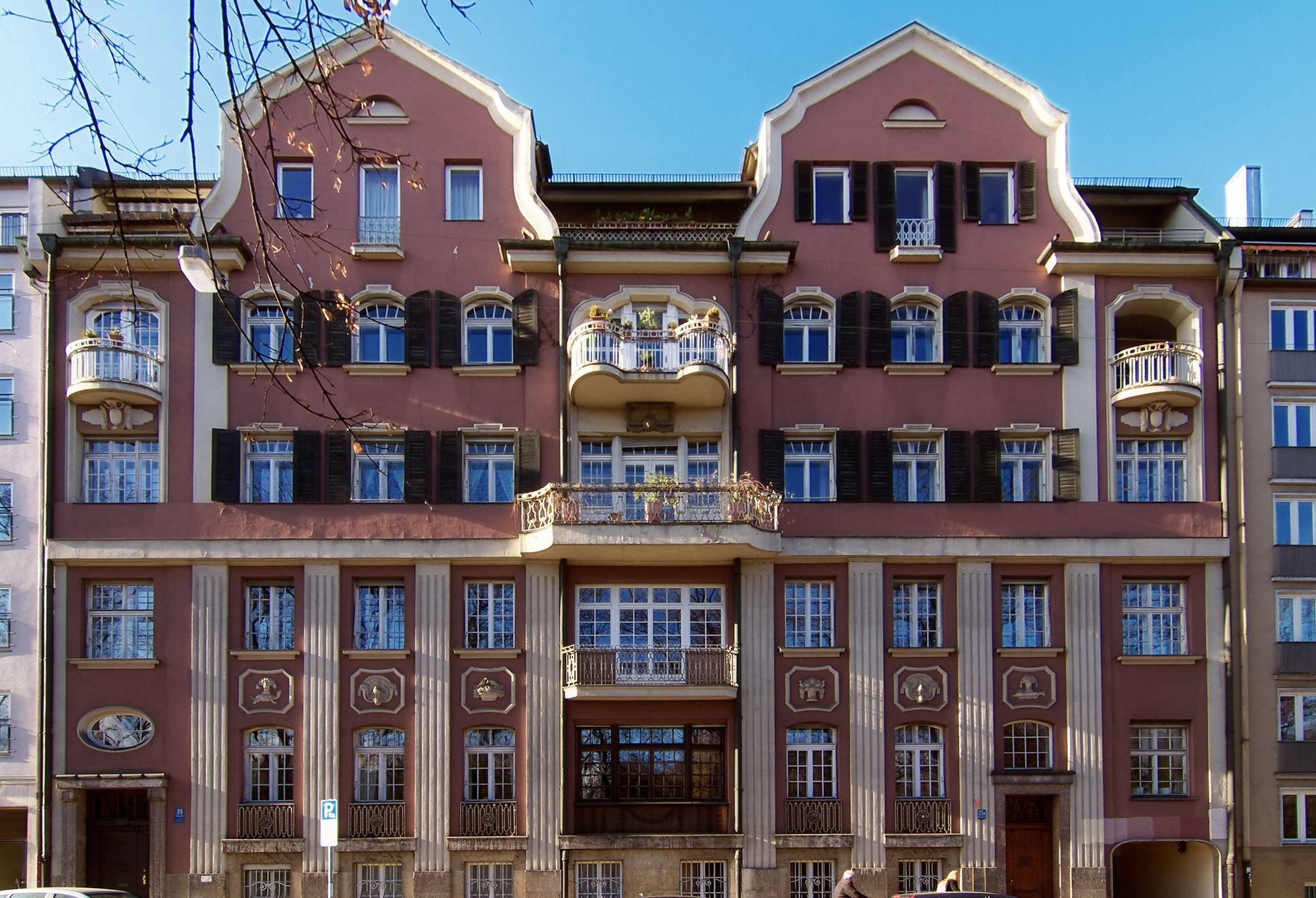 Fig. 1 – Straßenfassade Widenmayerstraße 25 (Emanuel von Seidl, 1911)